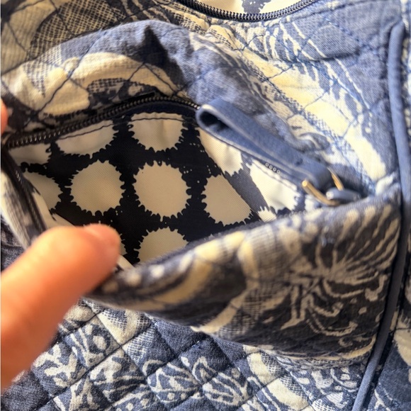 Vera Bradley Navy and Cream Quilted Crossbody Bag - Picture 12 of 14